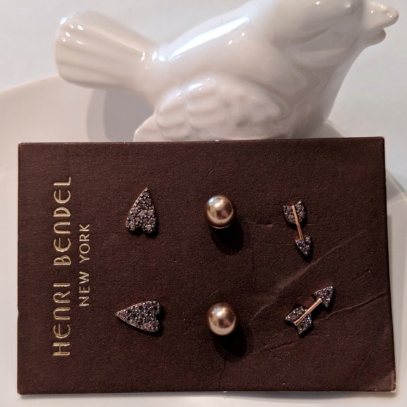 Henri Bendel Luxe Quirky Heart Stud Set - Picture 4 of 5